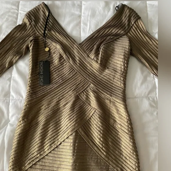 Tadashi Shoji Metallic Gray Ribbed V‑Neck Sheath Dress, Size XS, Fit Like S - Picture 9 of 10